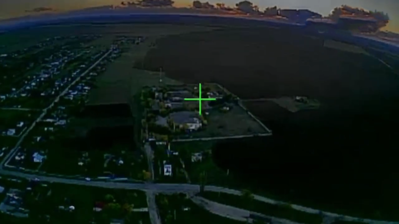 Ukrajinci zničili ruský odpalovací „Triumf“ a muniční sklad. Razantní úder zachytilo video