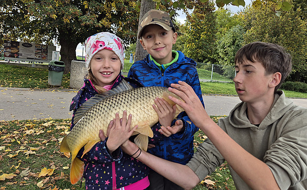 Šestiletá Terezka vzkřísila dědečkovu legendu jeho 60 let starým prutem