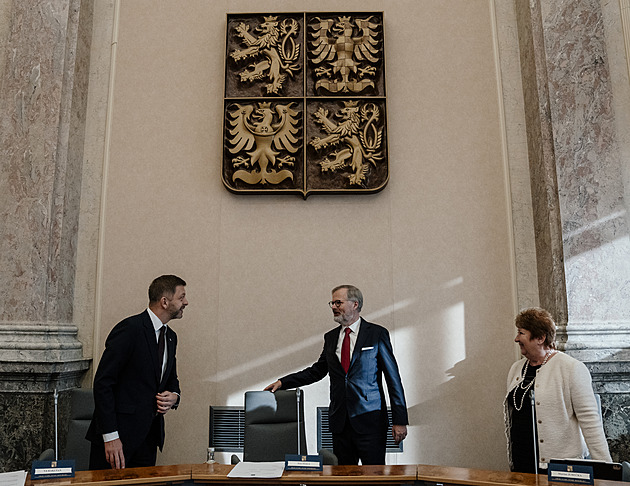 Končící vláda rozhoduje o miliardách pro školství, chybí pro nepedagogy