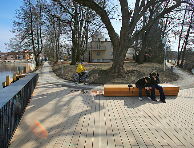 Originální místo, kde si říct ano. Budějovice na to mají molo nad soutokem