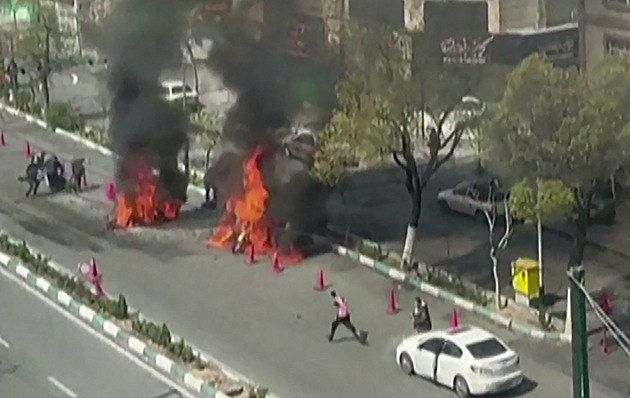 „Bude to masakr.“ Izrael rozdmýchává revoluci, Íránci mu dávají tipy, kde udeřit