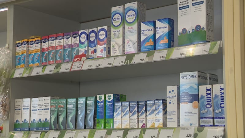 Tiché nebezpečí se skrývá v nosním spreji či kapkách. Závislost vzniká rychle, co hrozí?