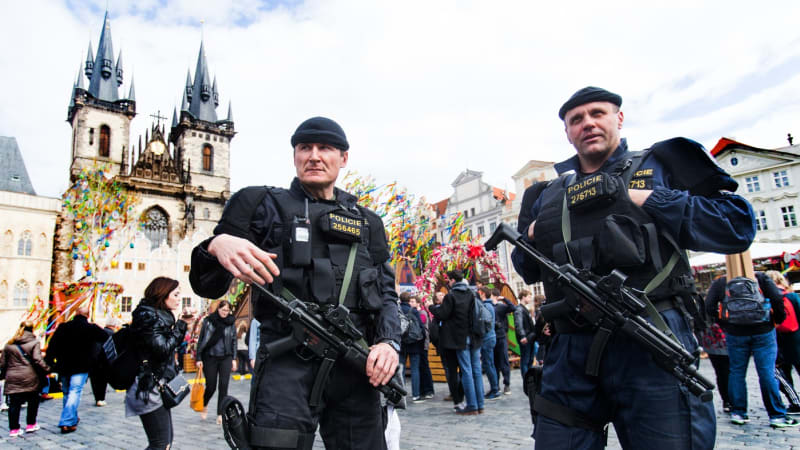 Velikonoce v duchu bezpečnostních opatření: Policie přitvrdí, v plánu jsou hlídky se samopaly