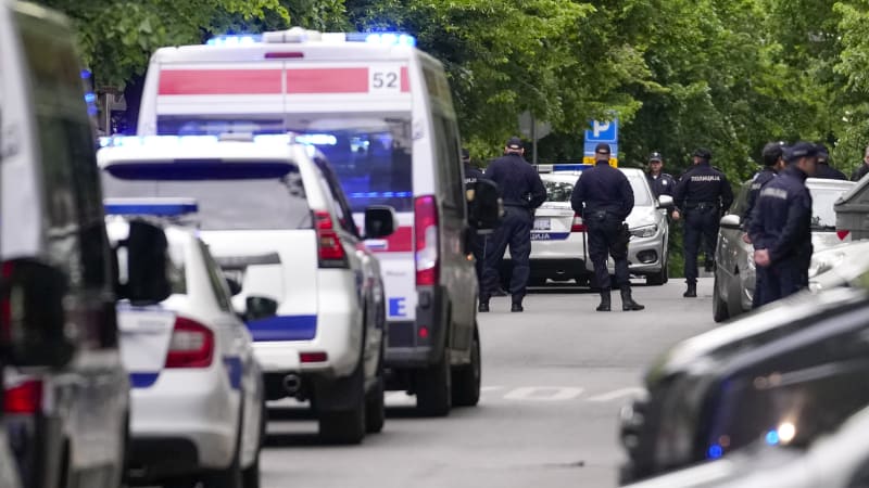 Školák zastřelil 10 lidí, teď v Srbsku svědčí proti rodičům. Neřešili jeho psychiku, tvrdí soud