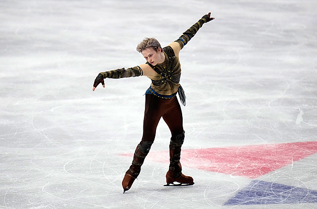 Reshtenko upadl, přesto na MS postupuje. Krátkému programu v Praze vládl Malinin