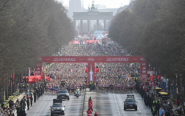 Na Berlínském půlmaratonu málem vyhrál vodič. Vích si zlepšil osobní rekord