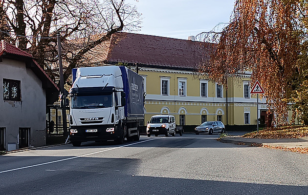 Problémy na cestě k D1 zatím nekončí, stavba obchvatu se o roky odkládá