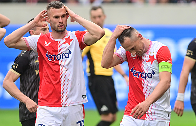 Penaltu vybojoval, proměnil a taky zavinil.  Radost i zloba Prekopa, jehož kouč chválil