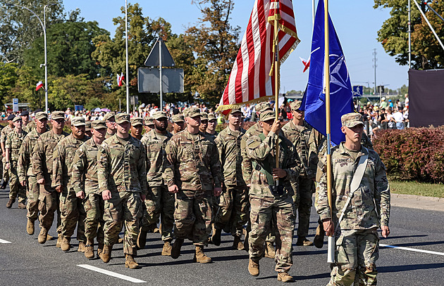 Pentagon změnil plány ve střední Evropě. Do Polska vojáky nevyšle