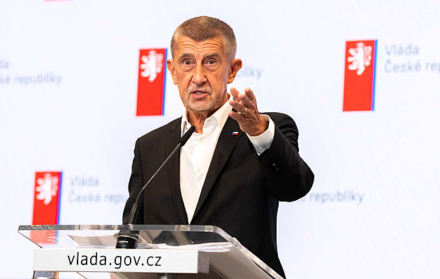 Babiš míní, že střet zájmů vyřešil. Ať zveřejní statut fondu, vyzval ho Kupka