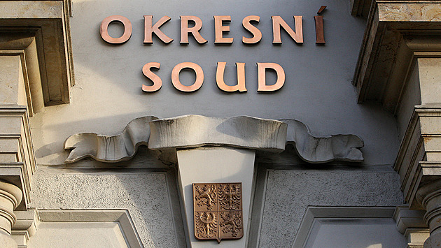 Mladistvý lupič útočil na ženy kvůli penězům, soud ho poslal do vazby