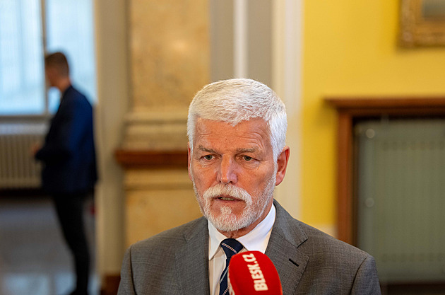 Pavel po pár minutách opustil jednání vlády. Verdiktu k summitu NATO se nedočkal