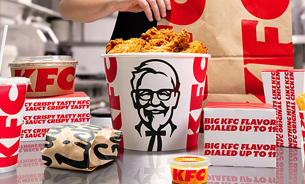 Plukovník zůstává, vše ostatní je nové. KFC mění logo, provozovny i menu